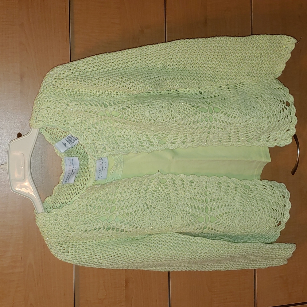 Women's petite, Liz Claiborne sweater with matching tank. Sweater PM, Tank PS